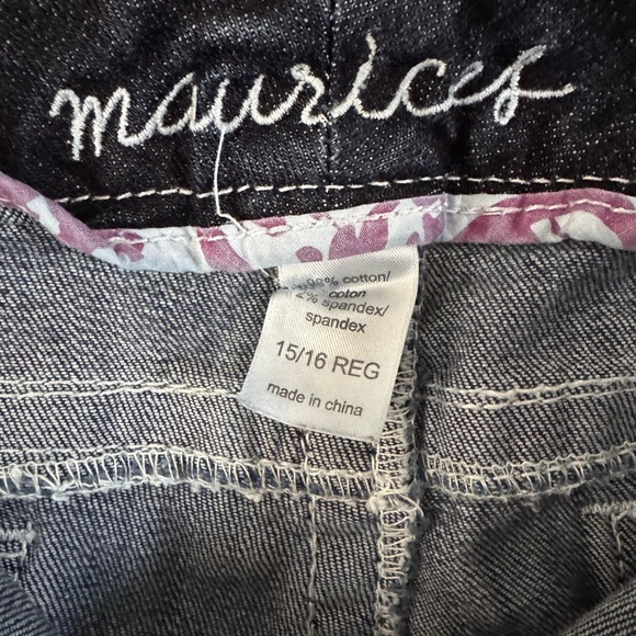 Maurices Blue Ankle Cropped Jeans with Modern Styling - Picture 5 of 6